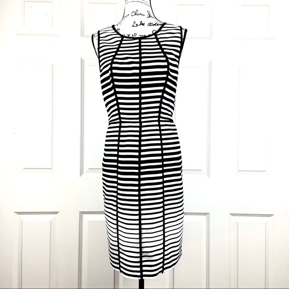 Vera Wang Dresses & Skirts - Vera Wang Striped Print Sheath Dress